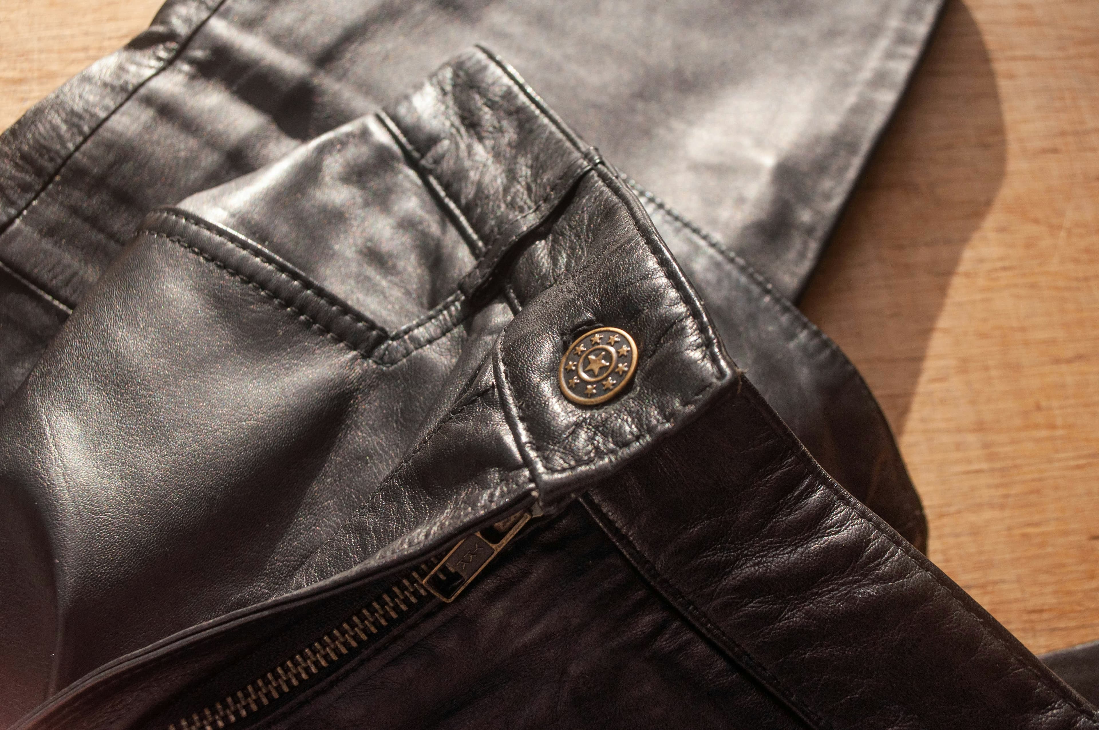 Pantaloni moto